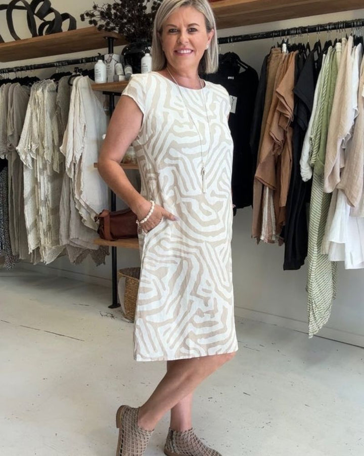 QUORINA | RELAXED MIDI DRESS WITH ROUND NECKLINE