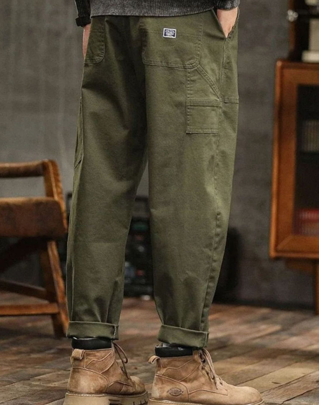 Men's Classic Relaxed-Fit Straight-Leg Cargo Pants