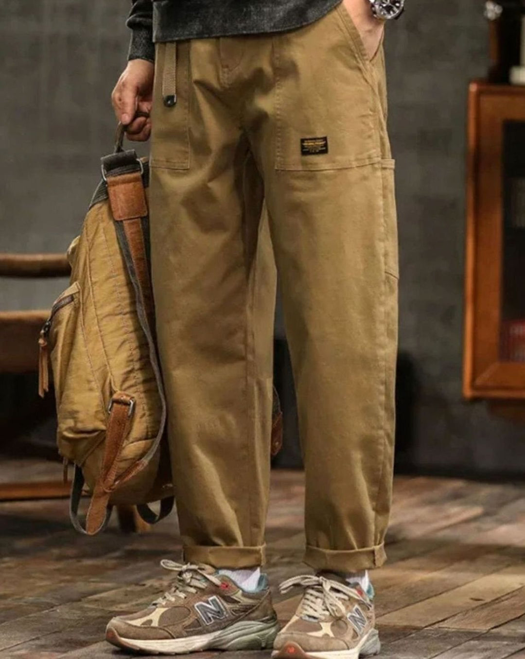 Men's Classic Relaxed-Fit Straight-Leg Cargo Pants - Khaki