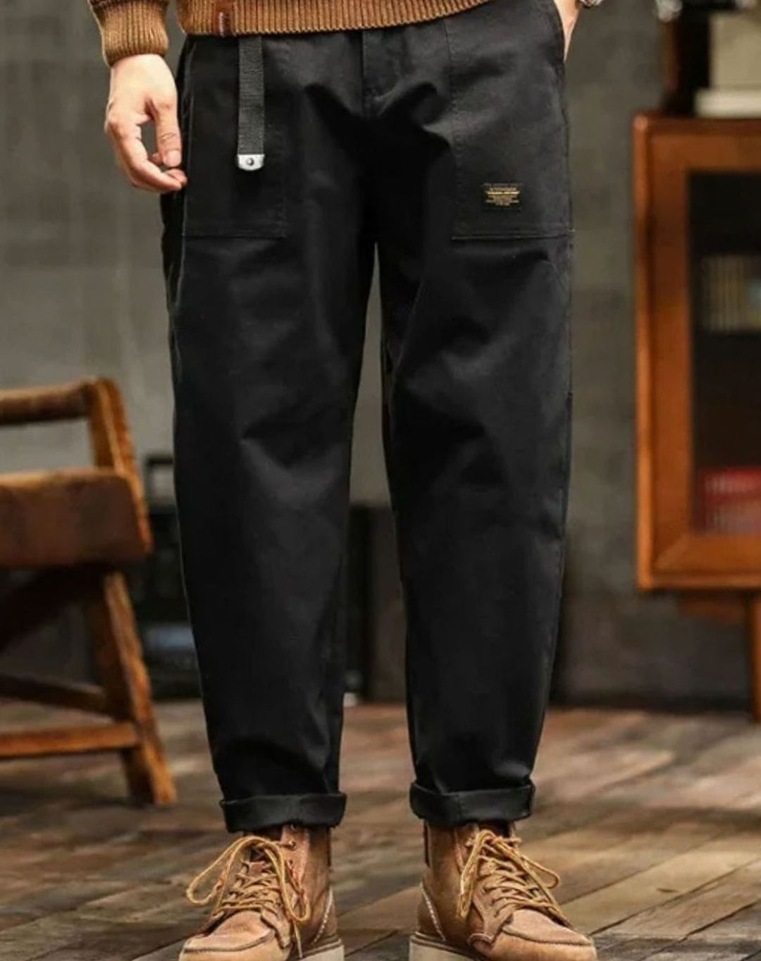 Men's Classic Relaxed-Fit Straight-Leg Cargo Pants - Black