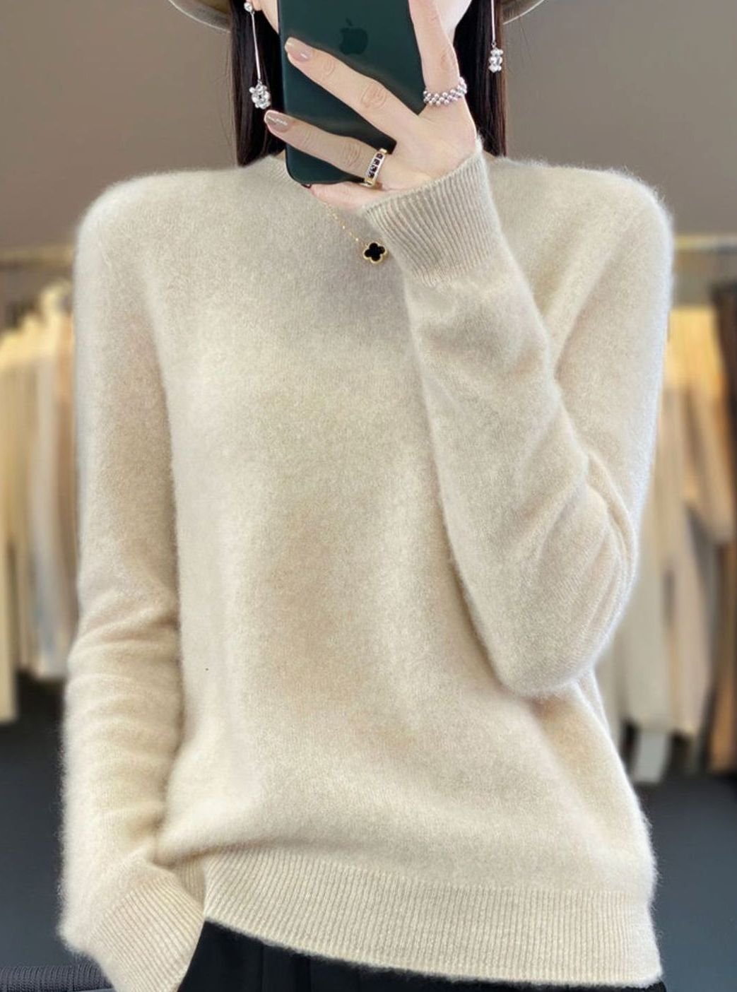 Men's Relaxed-Fit Crew-Neck Comfortable Sweater