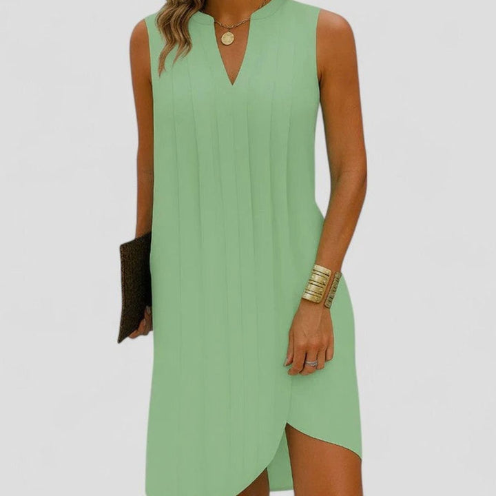 Women's Flattering Dress Sleeveless V-Neck Pleated Knee-Length Shift