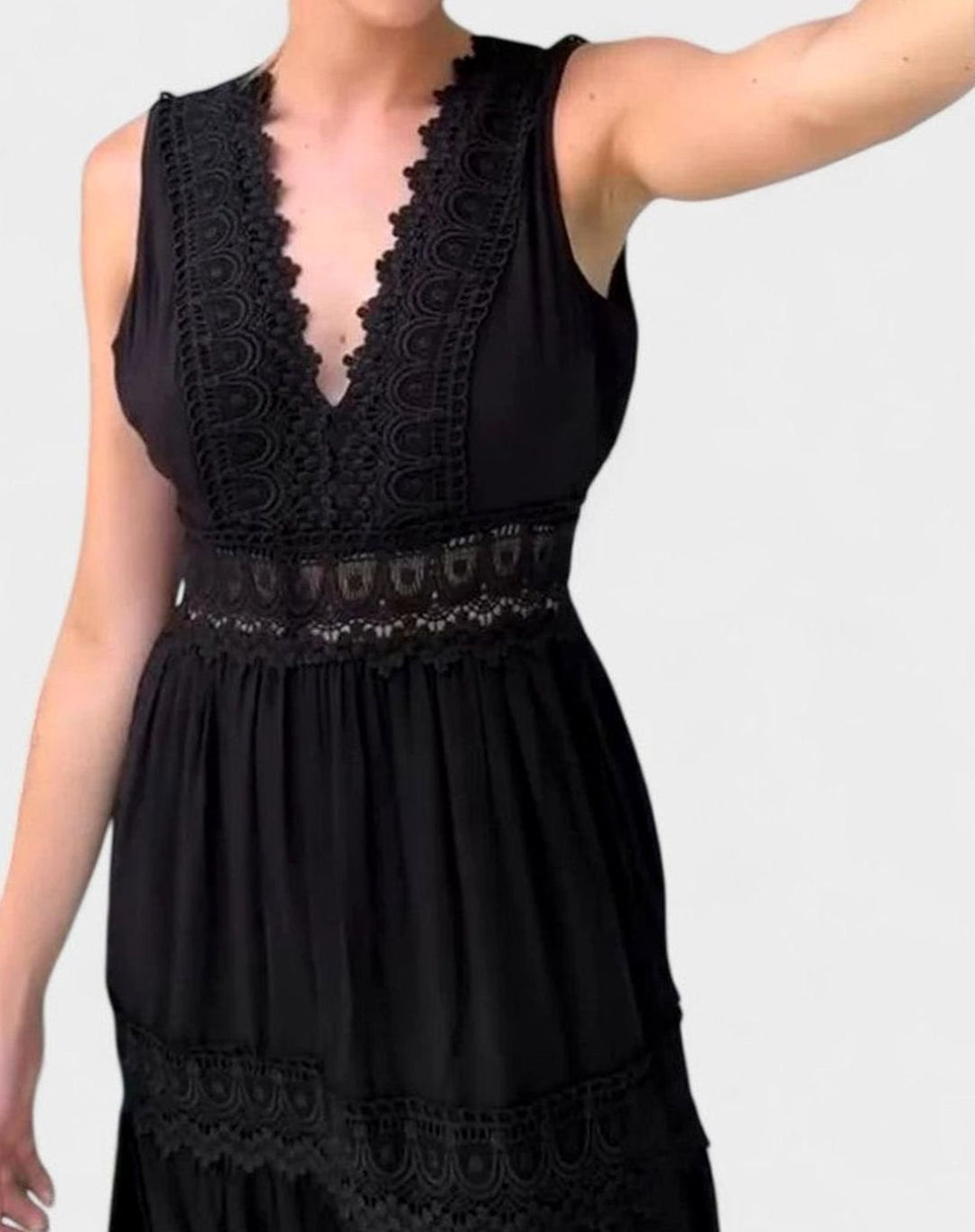 Women's V-Neck Crochet Lace Tiered Sleeveless Midi Dress