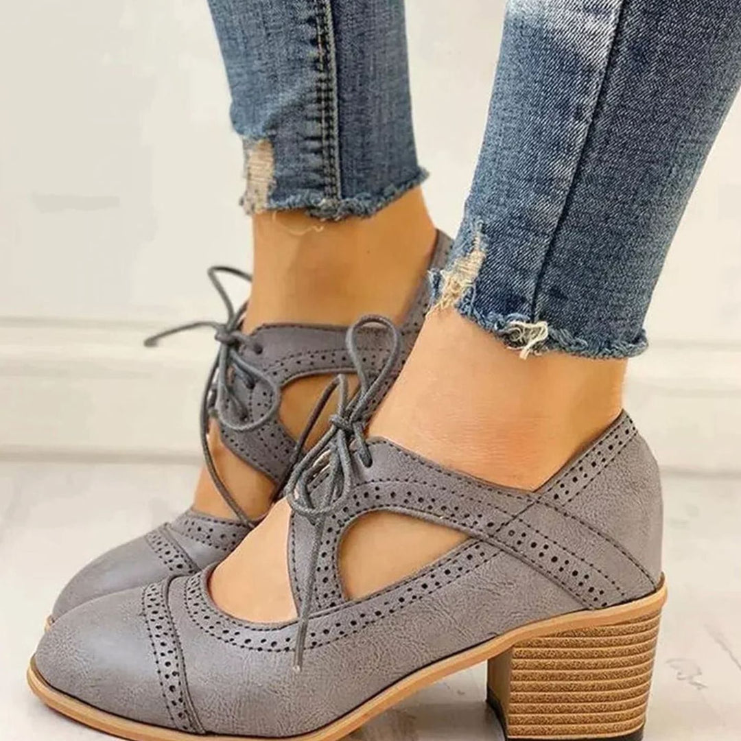 Women's Vintage Brogue Lace-Up Cutout Block-Heel Pumps - Gray