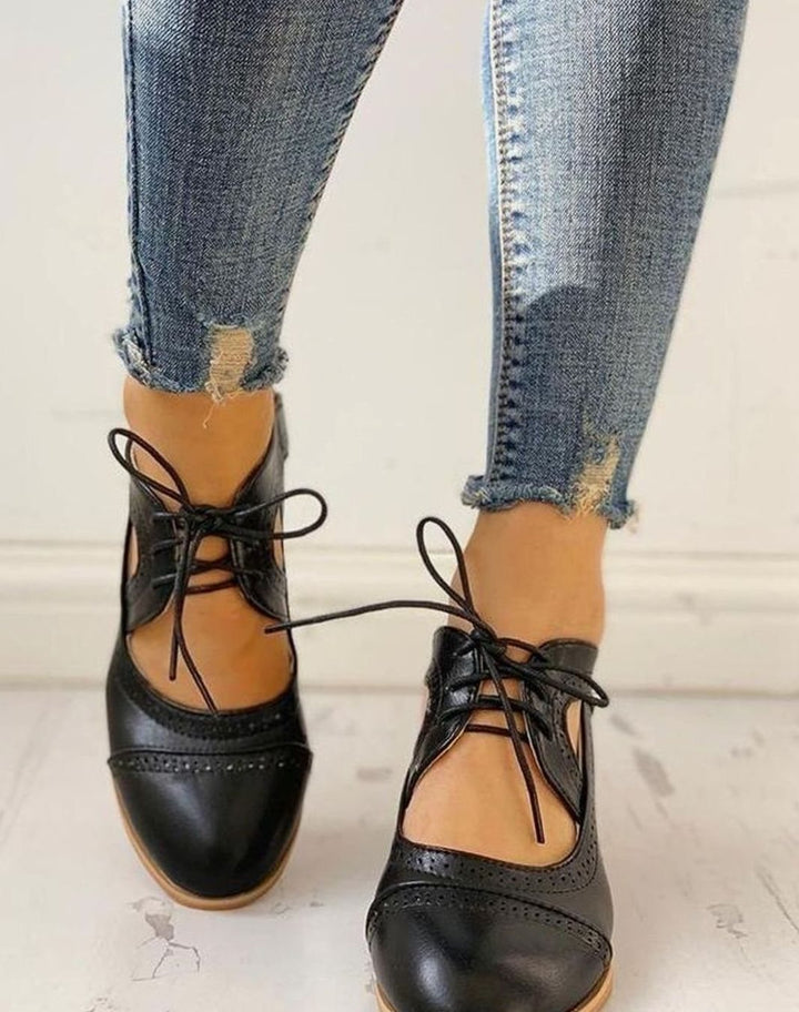Women's Vintage Brogue Lace-Up Cutout Block-Heel Pumps