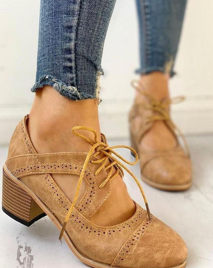 Women's Vintage Brogue Lace-Up Cutout Block-Heel Pumps - Beige